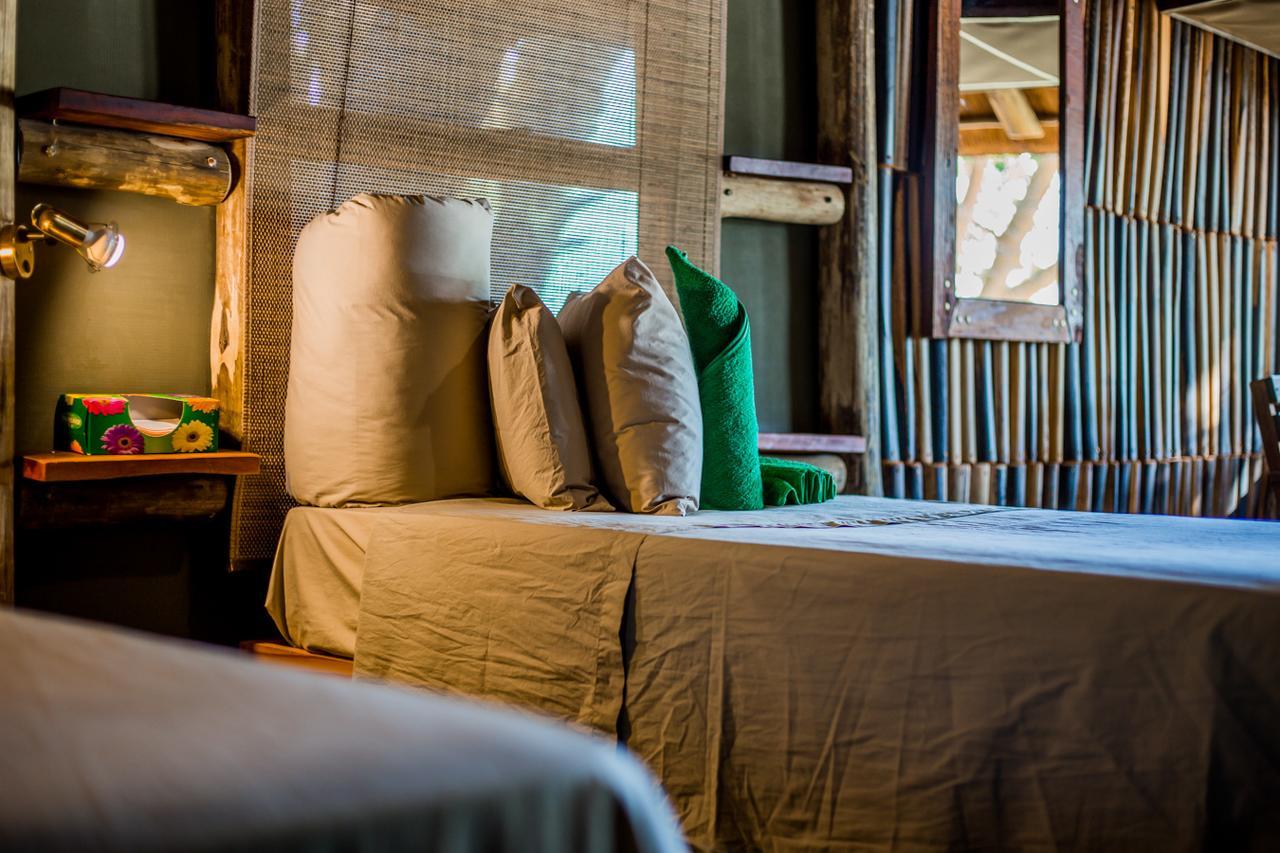 Epupa Falls Lodge Экстерьер фото